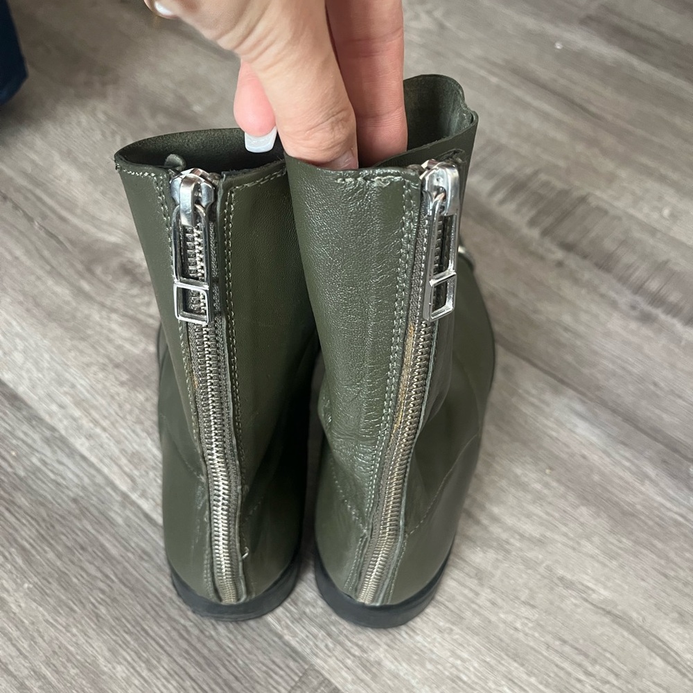 Topshop Olive Green Leather Ankle Boots with Silver Trim - Picture 3 of 6